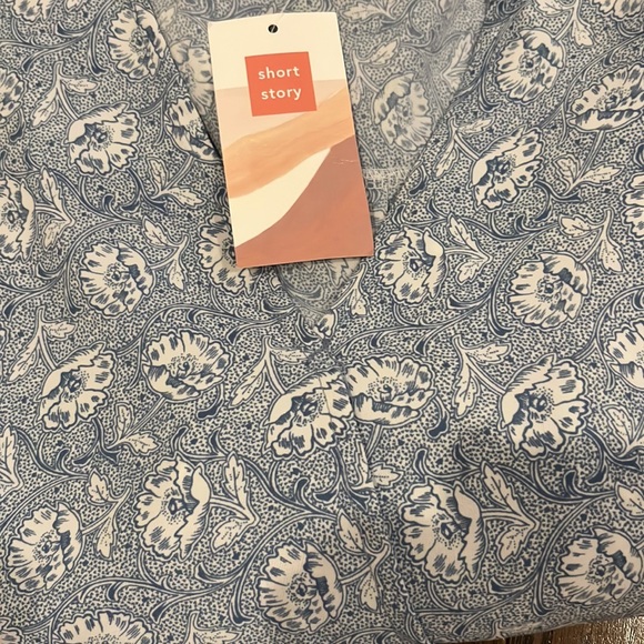 West K high low blouse with tie sleeves- NWT - Picture 8 of 10